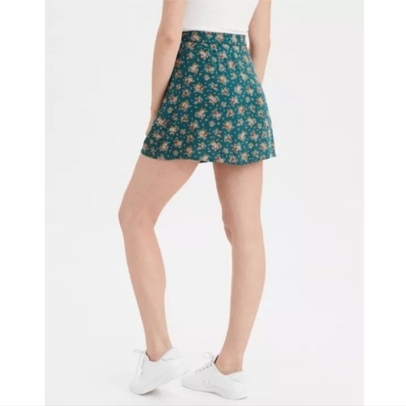 American Eagle AEO Green Floral Wrap Skirt Side Tie Women's Medium M Cottage EUC - Picture 3 of 11